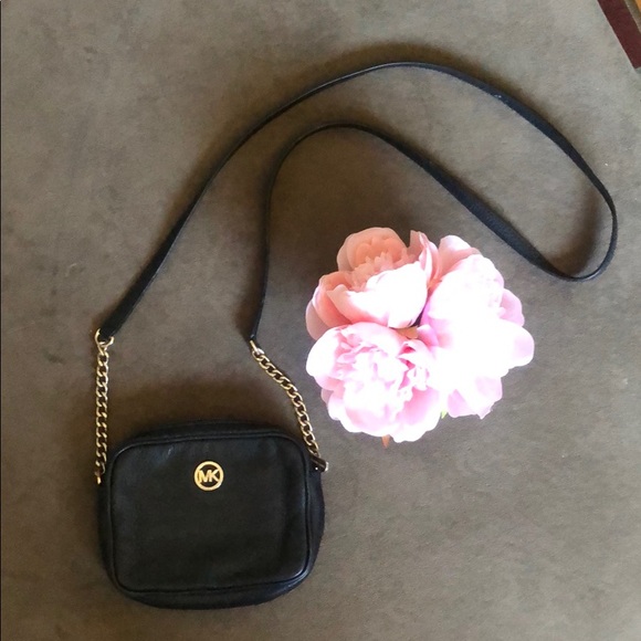Michael Kors Handbags - Michael Kors crossbody